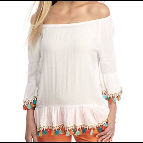 CROWN & Ivy Paradise II Tassel Peasant Top - Picture 1 of 7